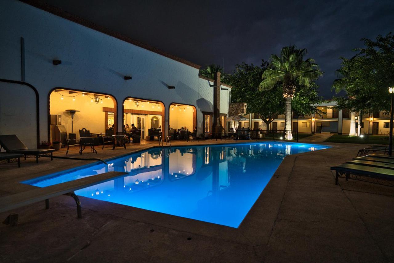 Hotel Hacienda Nuevo Casas Grandes Exteriör bild